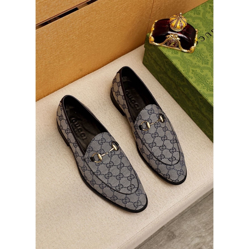 G*u*i leather shoes